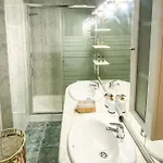 Residencial Leyra, Piso Centrico De 6 Habitaciones, 8 Camas