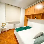 Lejlighed Residencial Leyra, Piso Centrico De 6 Habitaciones, 8 Camas *