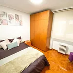 Lejlighed Residencial Leyra, Piso Centrico De 6 Habitaciones, 8 Camas *