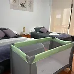 Residencial Leyra, Piso Céntrico De 6 Habitaciones, 8 Camas
