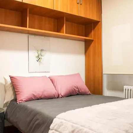 Residencial Leyra, Piso Centrico De 6 Habitaciones, 8 Camas *