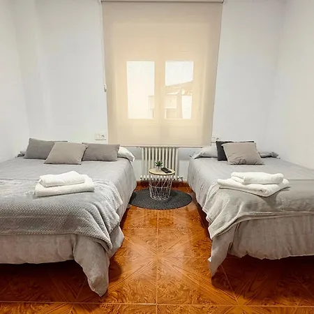 Apartmán Residencial Leyra, Piso Centrico De 6 Habitaciones, 8 Camas Salamanka